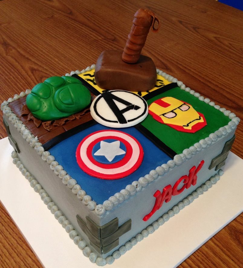 10 Awesome Marvel Avengers Cakes - Pretty My Party