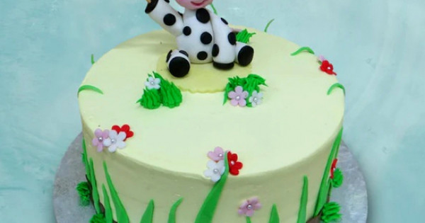 Cow Cake: Easy & Adorable Cake Recipe and Tutorial