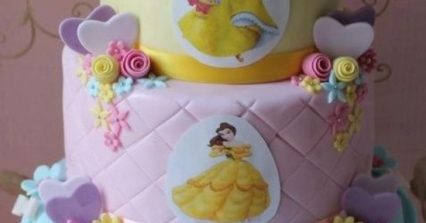 Hello Kitty Theme Cake - EverBake