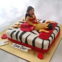 A Little Night Circus Cake - Dessert First