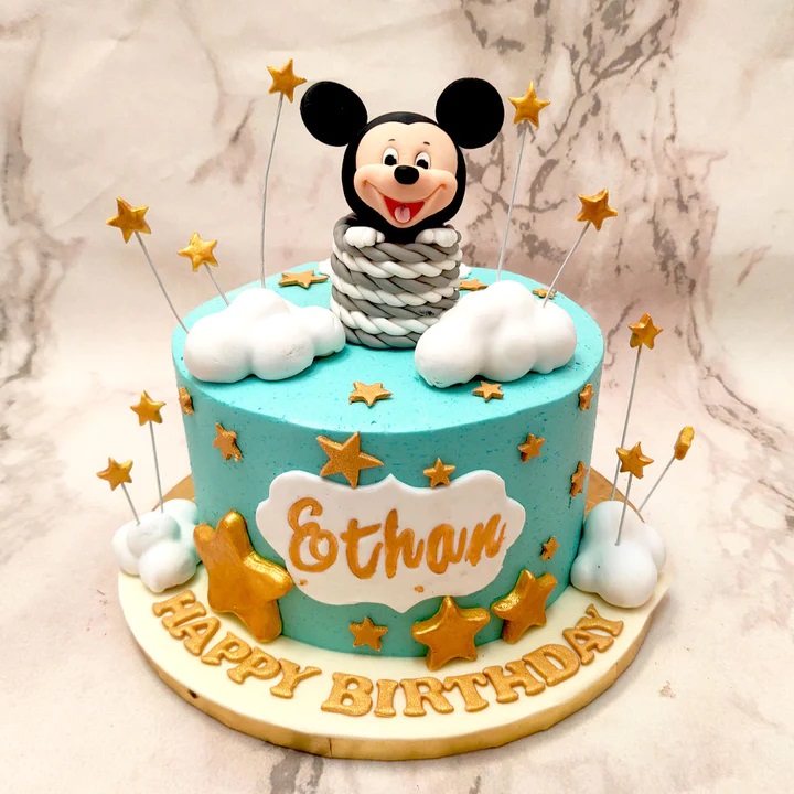Mickey Mouse with Fondant Baloons Cake - Dough and Cream
