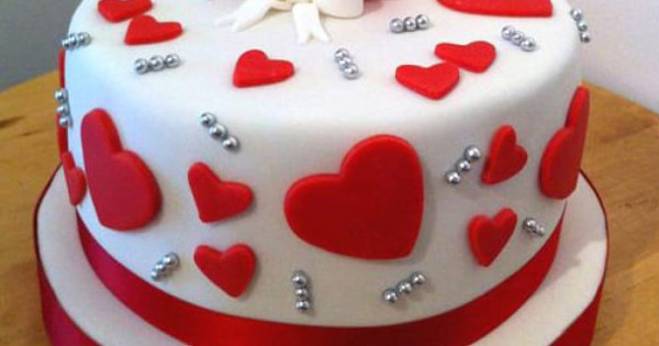 6 Designer Anniversary Cakes to Rekindle the Spirit of Romance & Love is  Easy to Send Online – GiftaLove.com