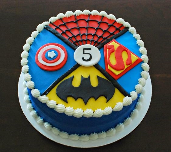 Send Superhero Cakes from Winni to the Little Ones | Free Shipping